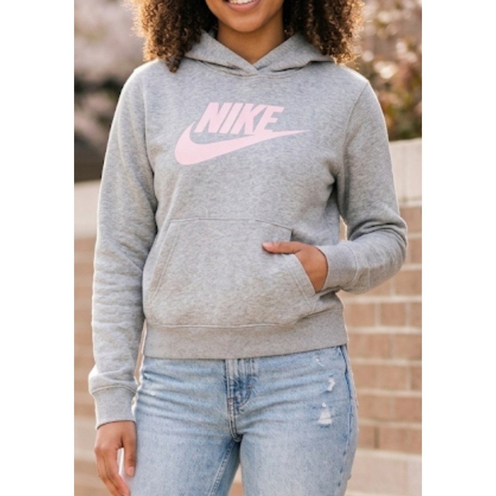 Nike Girl‎ Sweater Hoodie Medium Gray Classic Pullover Designer Soft Active Logo